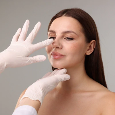 Evaluación del perfil nasal desde distintos ángulos en consulta preoperatoria